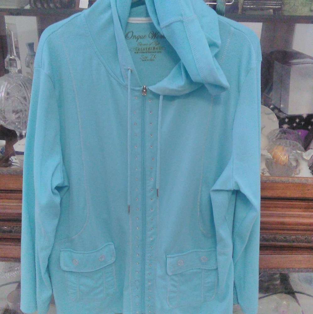 BNWOT VINTAGE BLUE ONQUE WOMANS JACKET/ TOP SZ. 2X MINT COND. SILVER RHINESTONE